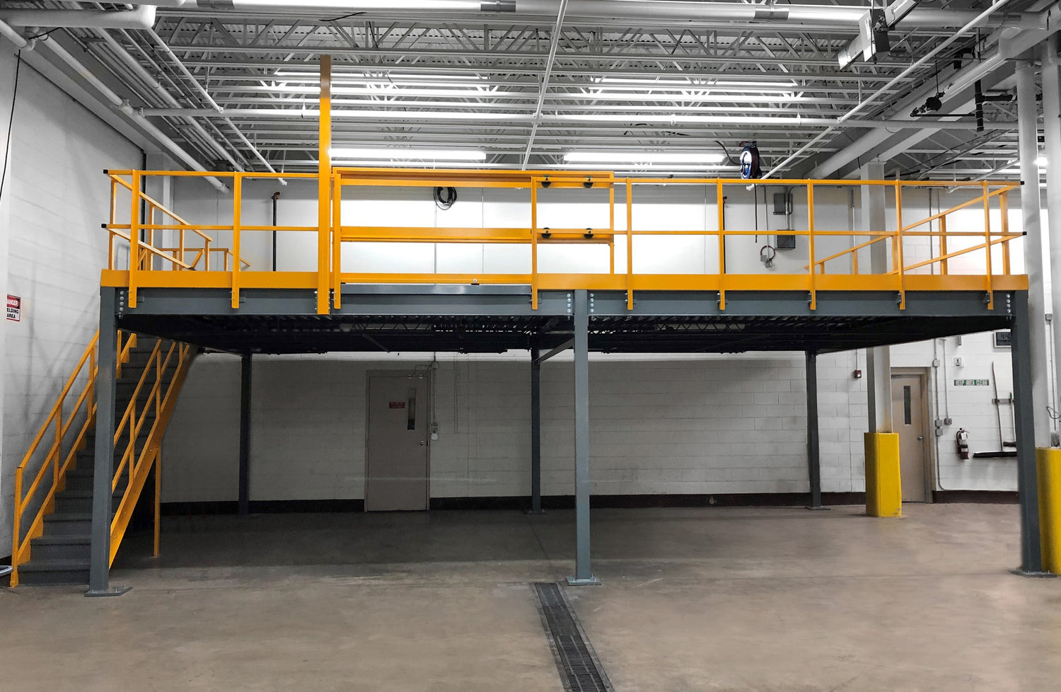 MEZZANINES | STRUCTURAL STEEL MEZZANINES | CAT WALKS